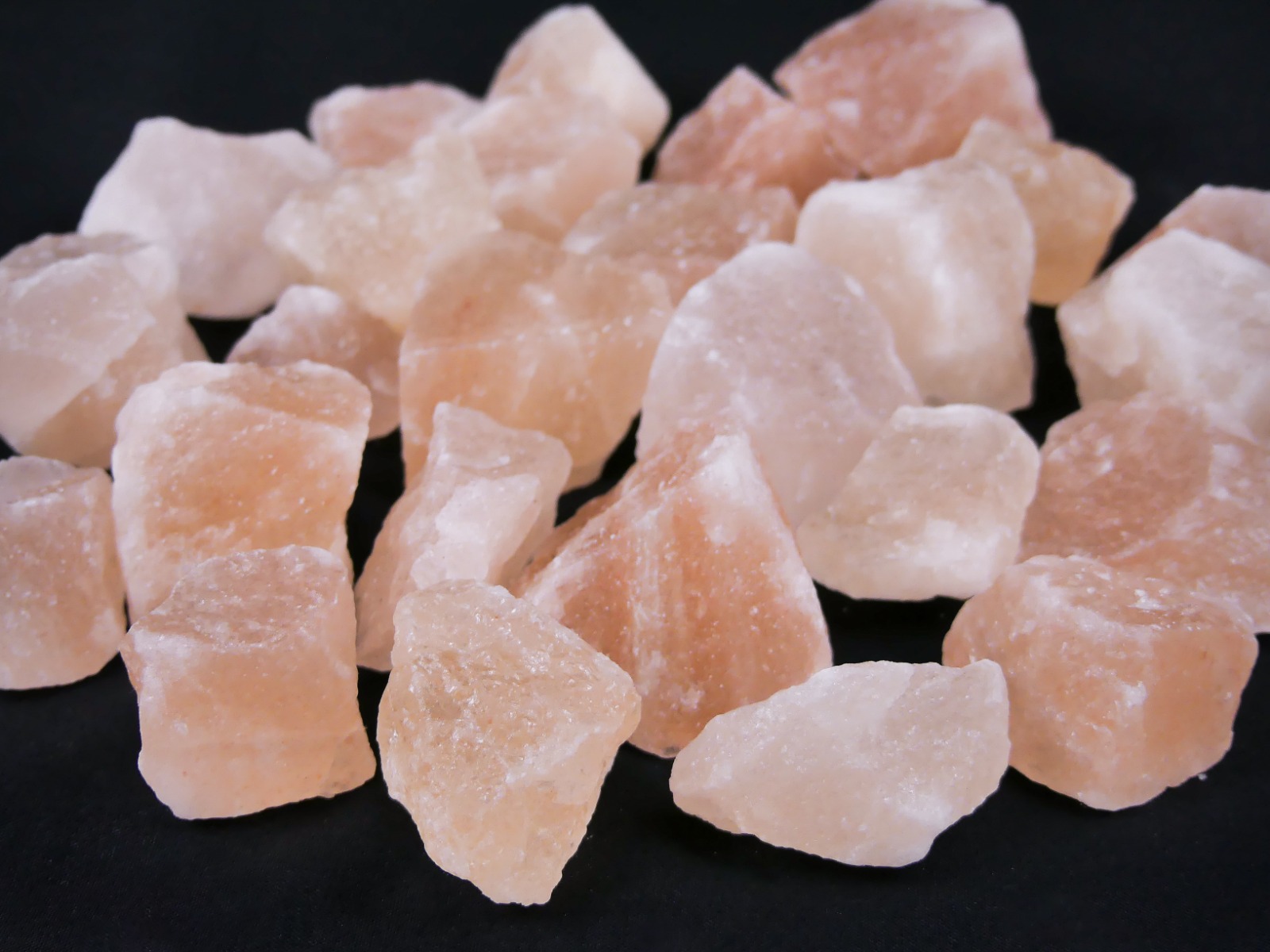 https://www.lalashops.nl/media/catalog/product/b/a/badzout_brokken_-_himalaya_zout_-_2-5cm_-_1kg_-_5.jpg