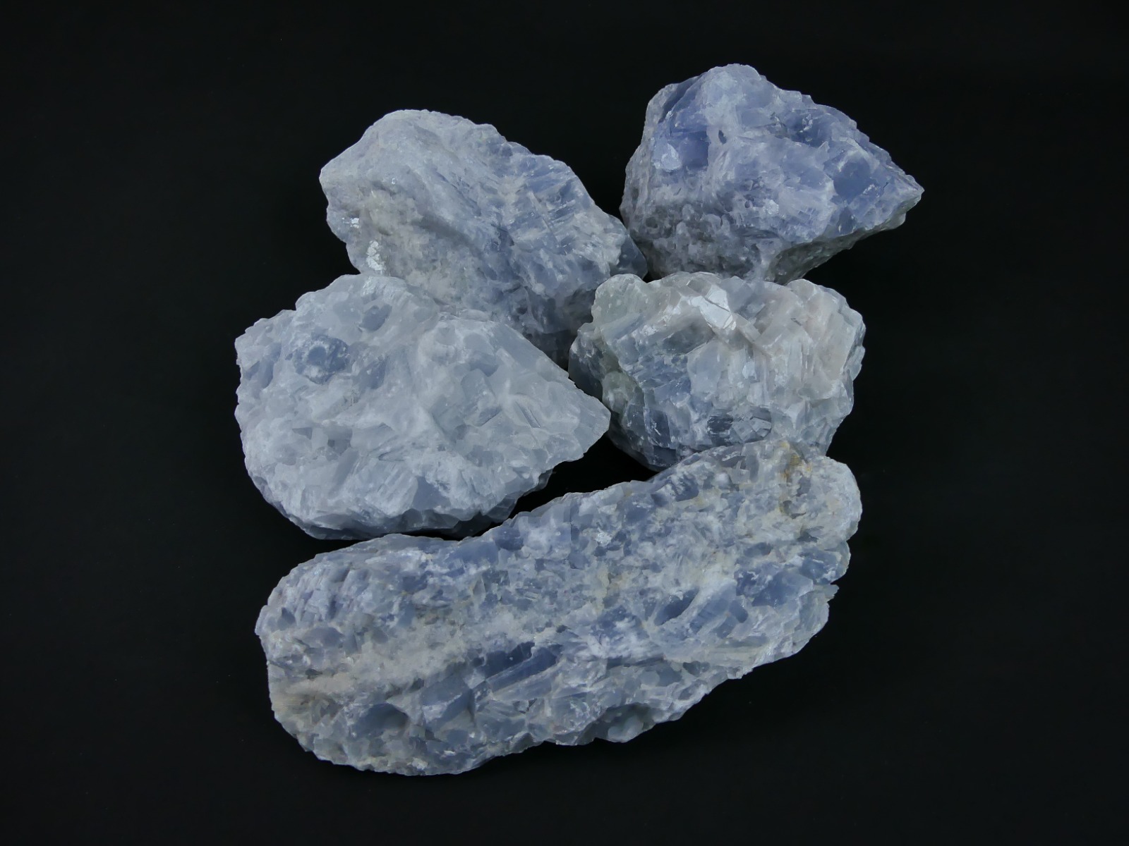 https://www.lalashops.nl/media/catalog/product/b/l/blauwe_calciet_ruw_5_stuks_4_8kg_10-18cm_2_.jpg