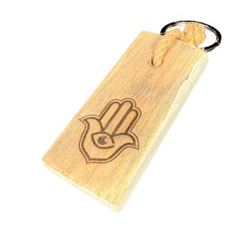 Beschermende houten sleutelhanger met Hamsa Hand van duurzaam dukdalf hout