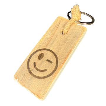 houten sleutelhanger met knipoog smiley van duurzaam dukdalf hout