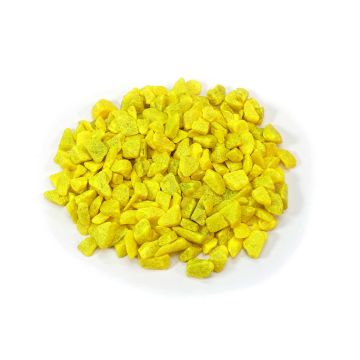 Gele granulaat steentjes 9-13 mm als bodembedekking voor bloempotten en tuindecoratie