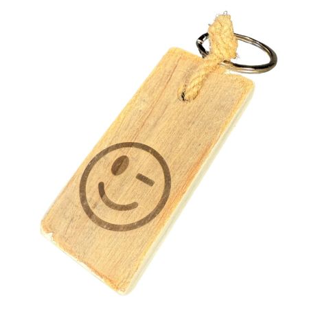 houten sleutelhanger met knipoog smiley van duurzaam dukdalf hout