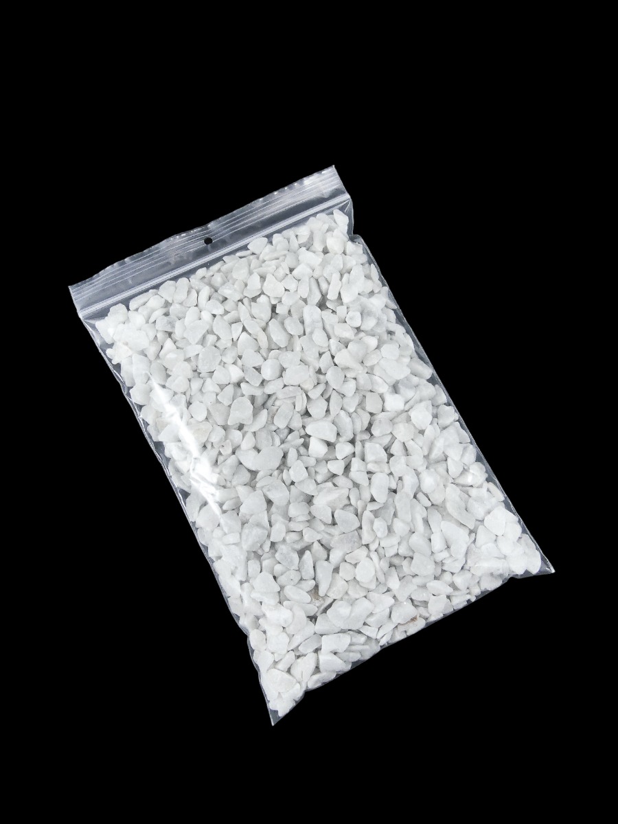 https://www.lalashops.nl/media/catalog/product/g/r/grind_wit_-_middel_-_1-2cm_-_1kg_-_10st_9_-photoroom.jpg