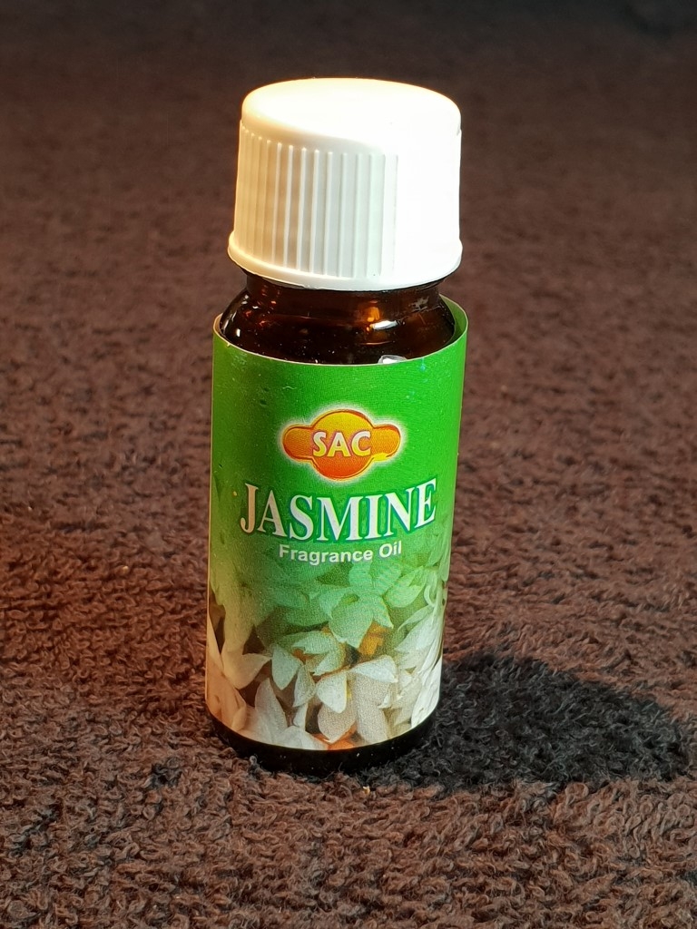 https://www.lalashops.nl/media/catalog/product/j/a/jasmine.jpg