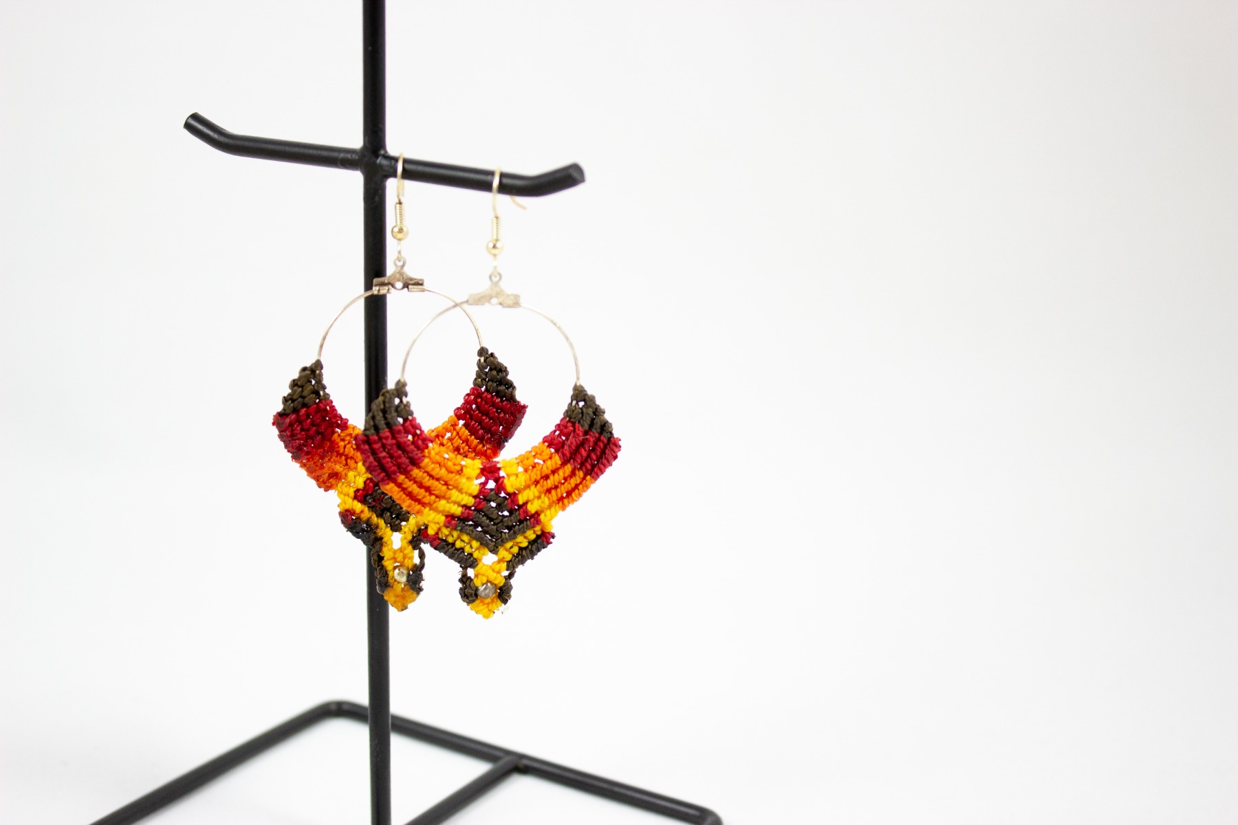 https://www.lalashops.nl/media/catalog/product/m/a/macram_oorhanger_groot_2_4_.jpg