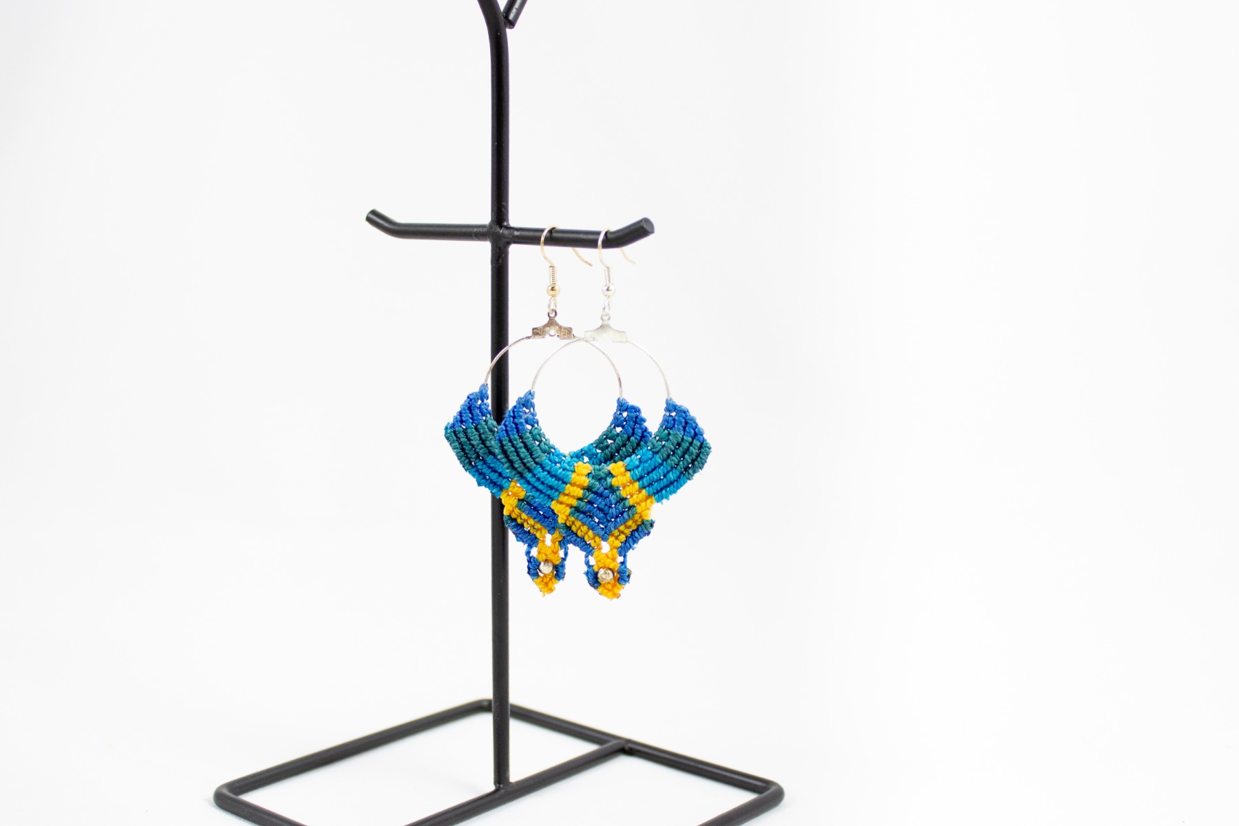 https://www.lalashops.nl/media/catalog/product/m/a/macram_oorhanger_groot_3_3_.jpg