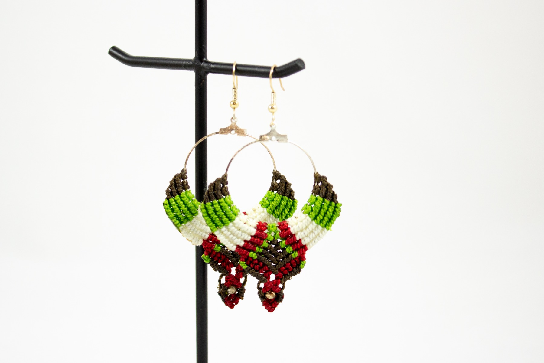 https://www.lalashops.nl/media/catalog/product/m/a/macram_oorhanger_groot_5_4_.jpg