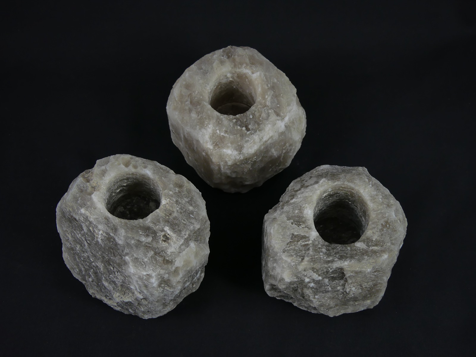 https://www.lalashops.nl/media/catalog/product/t/h/theelicht_zoutsteen_zwart_-_9x9x9cm_-_1_4kg_4_.jpg