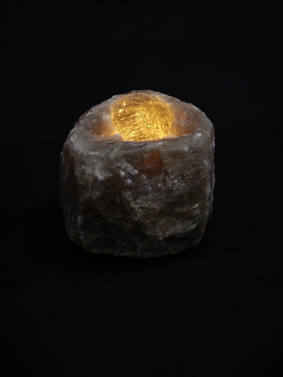 https://www.lalashops.nl/media/catalog/product/t/h/theelicht_zoutsteen_zwart_-_9x9x9cm_-_1_4kg_7_-2.jpg