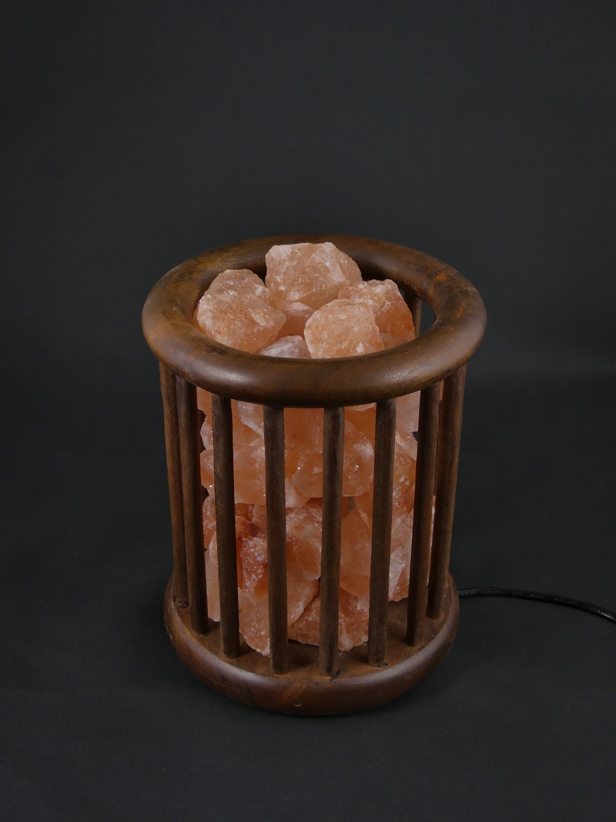 https://www.lalashops.nl/media/catalog/product/z/o/zoutlamp_-_himalaya_zoutstenen_in_cilinder_korfje_2.jpg