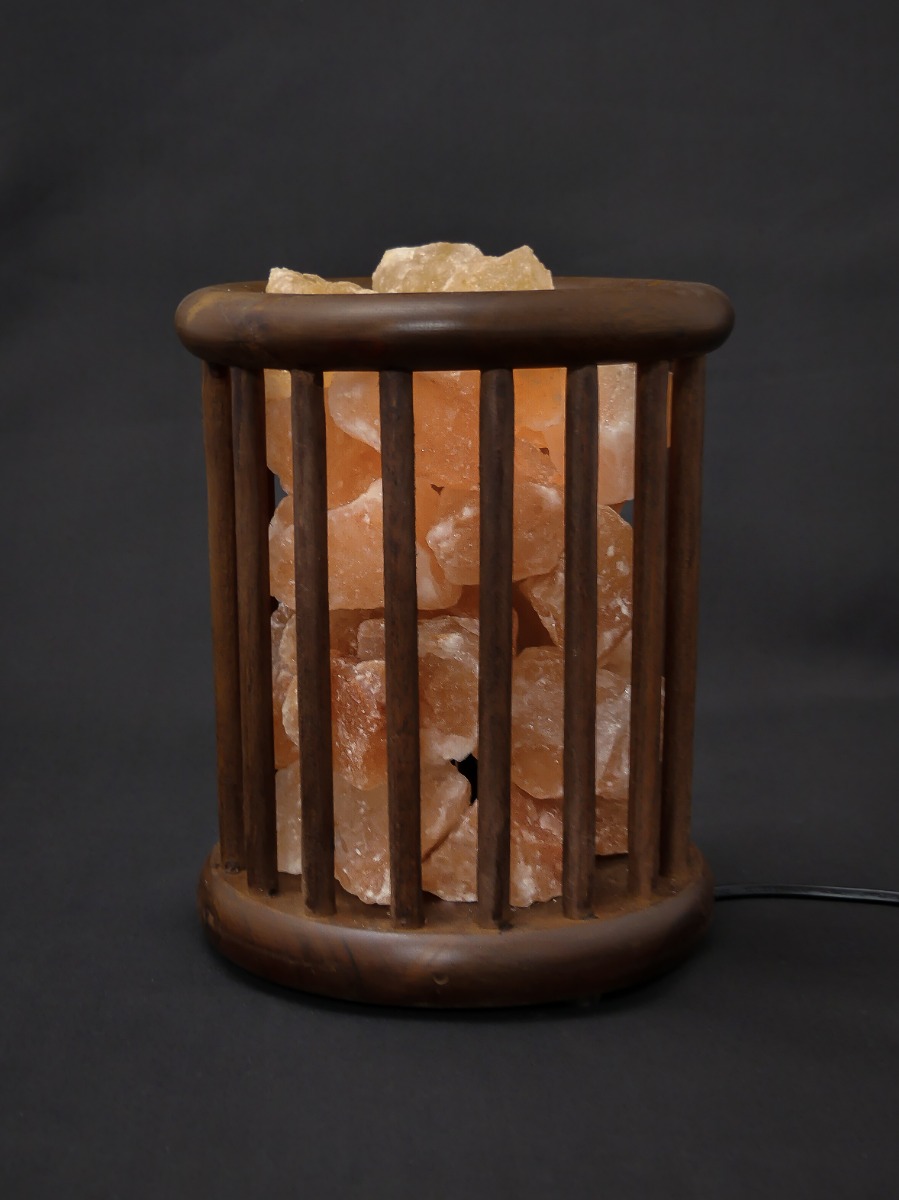 https://www.lalashops.nl/media/catalog/product/z/o/zoutlamp_-_himalaya_zoutstenen_in_cilinder_korfje_8.jpg